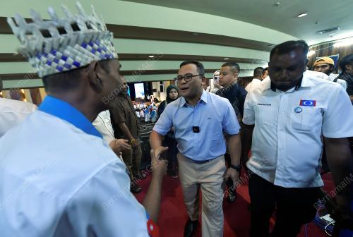 DATUK SERI AMIRUDIN SHARI