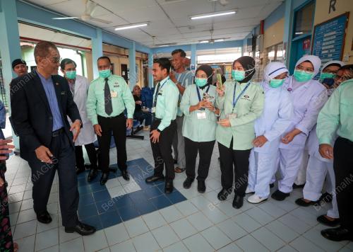 DATUK SERI DR DZULKEFLY AHMAD