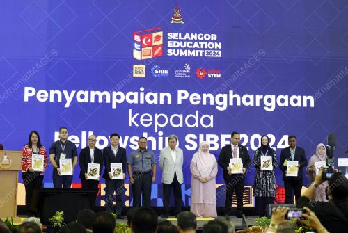 SULTAN SHARAFUDDIN IDRIS SHAH