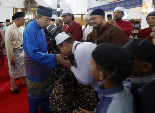 SULTAN SHARAFUDDIN IDRIS SHAH