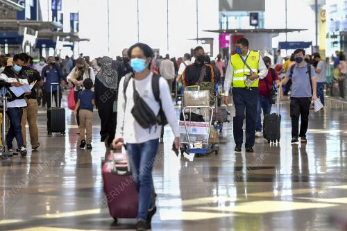 SUKARELAWAN DUTA KOMUNITI DI KLIA