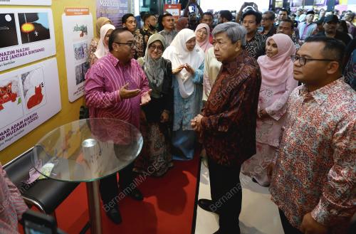 SULTAN SHARAFUDDIN IDRIS SHAH