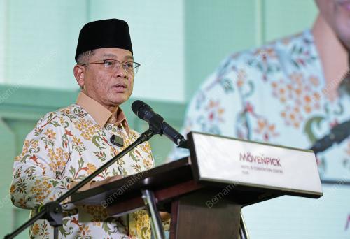 DATUK DR MOHD NA'IM MOKHTAR