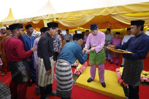 SULTAN SHARAFUDDIN IDRIS SHAH