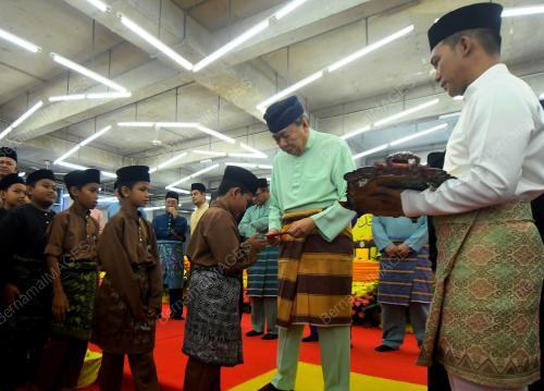 SULTAN SHARAFUDDIN IDRIS SHAH