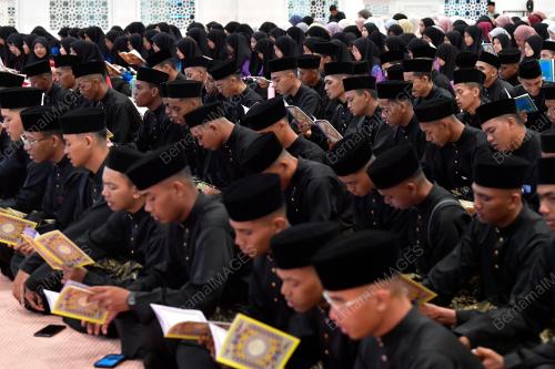 MAJLIS BERBUKA PUASA SULTAN SELANGOR BERSAMA WARGA UITM