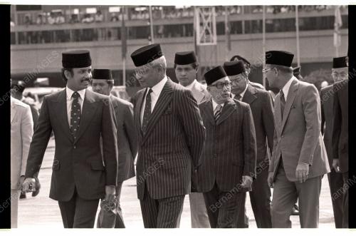 SULTAN BRUNEI BERANGKAT PULANG