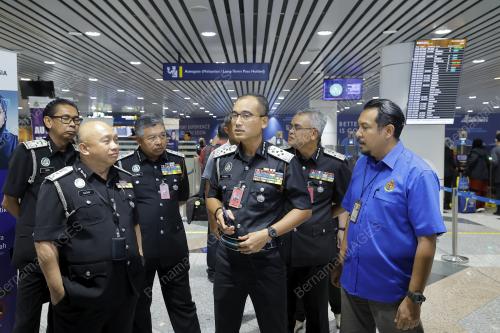 DATUK SERI KHAIRUL DZAIMEE DAUD
