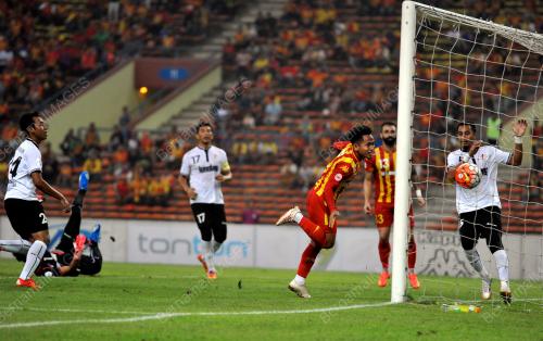 SG19_17102015_BOLA