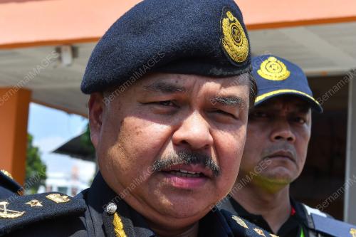 DATUK AHMAD KAMARUNZAMAN MEHAT