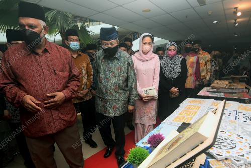 SULTAN SHARAFUDDIN IDRIS SHAH