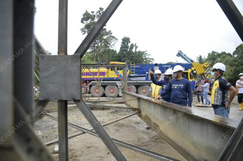 JAMBATAN SEMENTARA SG LUI