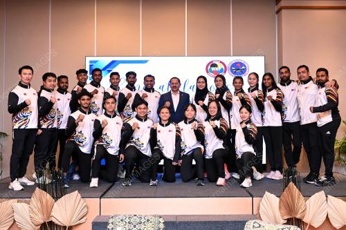 DATUK DR NUR AZMI AHMAD
