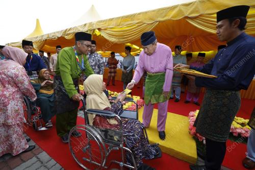 SULTAN SHARAFUDDIN IDRIS SHAH