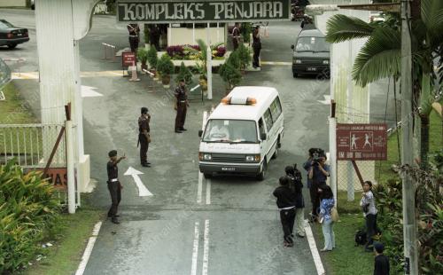 SG20_05022016_MONA_GANTUNG