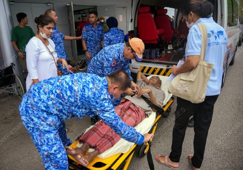MANGSA KEBAKARAN SALURAN PAIP GAS WARGA EMAS SESAK NAFAS