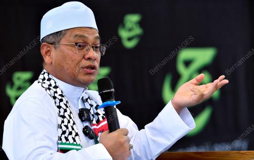 DATUK DR MOHD NA'IM MOKHTAR