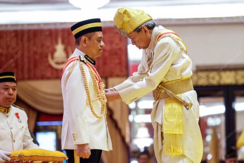 SULTAN SHARAFUDDIN IDRIS SHAH