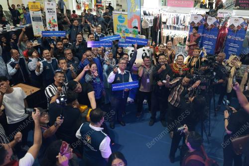 DATUK AARON AGO DAGANG