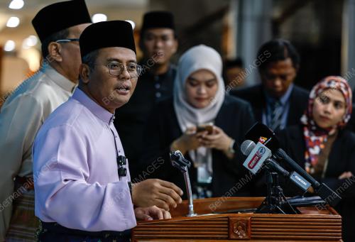 DATUK SERI AMIRUDIN SHARI