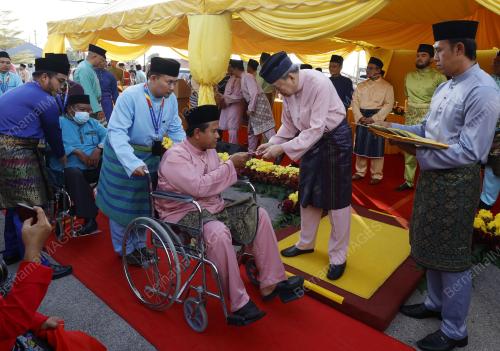 SULTAN SHARAFUDDIN IDRIS SHAH
