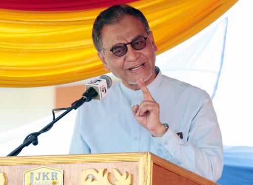 DATUK SERI DR DZULKEFLY AHMAD