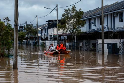 BANJIR DI SAUJANA AMAN