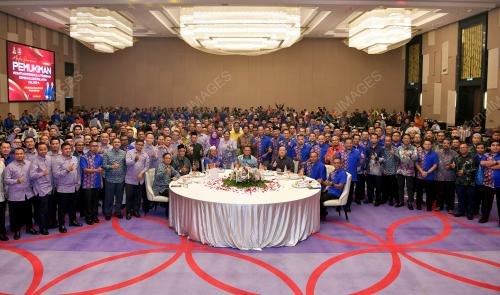 DATUK SERI AMIRUDIN SHARI