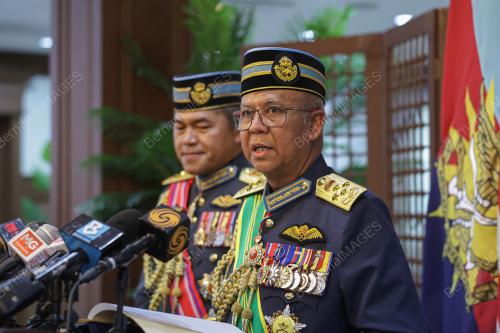 DATUK SERI MUHAMAD NORAZLAN ARIS