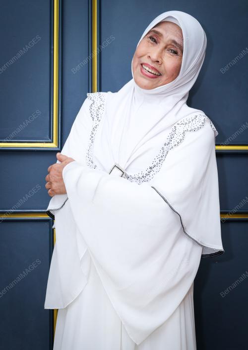 KARTINA AZIZ