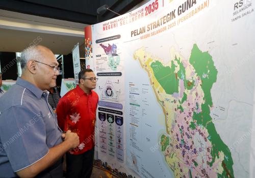 DATUK SERI AMIRUDIN SHARI
