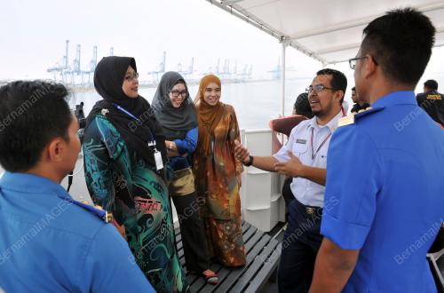 SG21_10092015_APMM_JPM