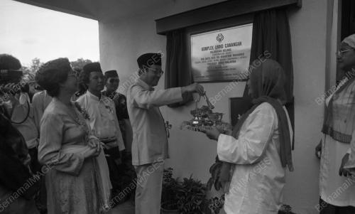 SG21_14012015_PM_KOMPLEKS_UMNO