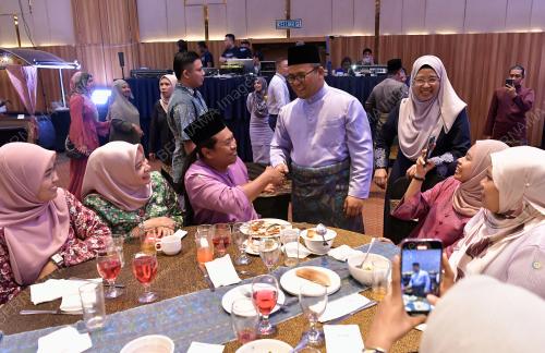 DATUK SERI AMIRUDIN SHARI