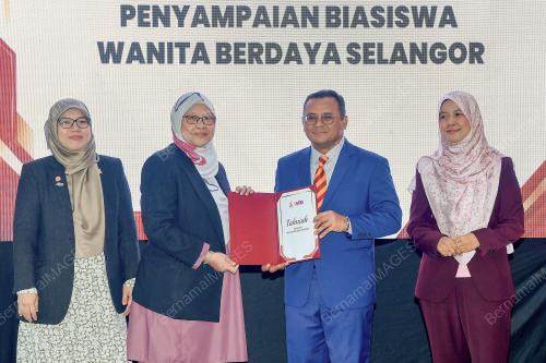 MAJLIS MOU DAN PENYAMPAIAN BIASISWA WANITA BERDAYA SELANGOR