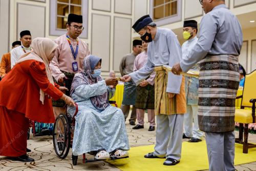 SULTAN SHARAFUDDIN IDRIS SHAH