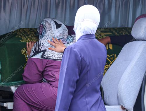 JENAZAH NAHAS PESAWAT TERHEMPAS DI ELMINA