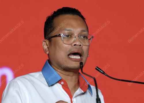 NIK NAZMI NIK AHMAD