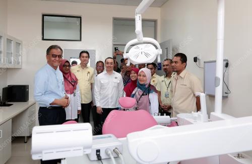 DATUK SERI DR DZULKEFLY AHMAD