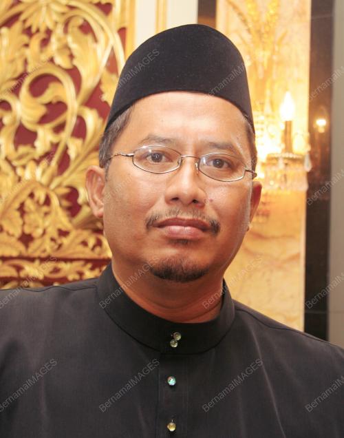 YAAKOB SAPARI