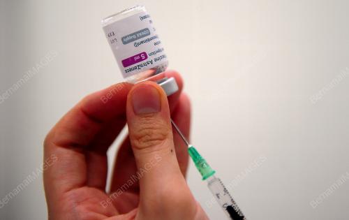 TINJAUAN HARI PERTAMA PEMBERIAN VAKSIN ASTRAZENECA DI IDCC