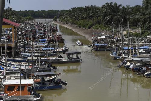 NELAYAN KAMPUNG KELANANG