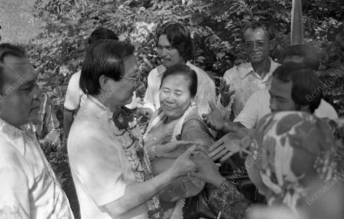 HARI PENAMAAN CALON
