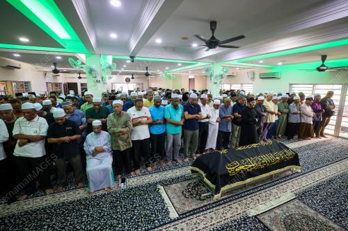 SOLAT JENAZAH PROF EMERITUS DATUK DR ZAINAL KLING
