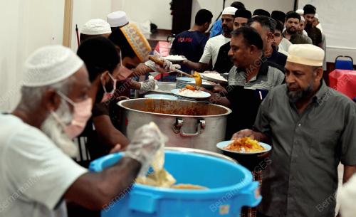 TINJAUAN ORANG RAMAI BERSAHUR DI MASJID
