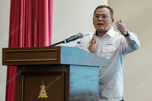 DATUK SERI AMIRUDIN SHARI