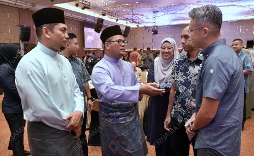 DATUK SERI AMIRUDIN SHARI