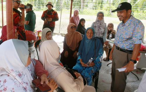 DATUK SERI DR MOHD UZIR MAHIDIN