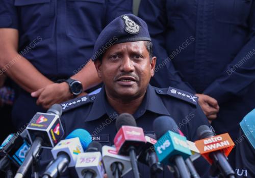 JENAZAH NAHAS PESAWAT TERHEMPAS DI ELMINA