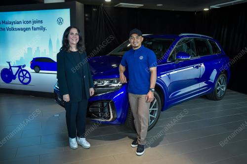 DATUK MOHD AZIZULHASNI AWANG